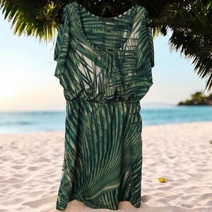 Signature by Robbie Bee Palm mini dress size 8